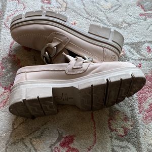 Women Tamaris shoes Size 38.